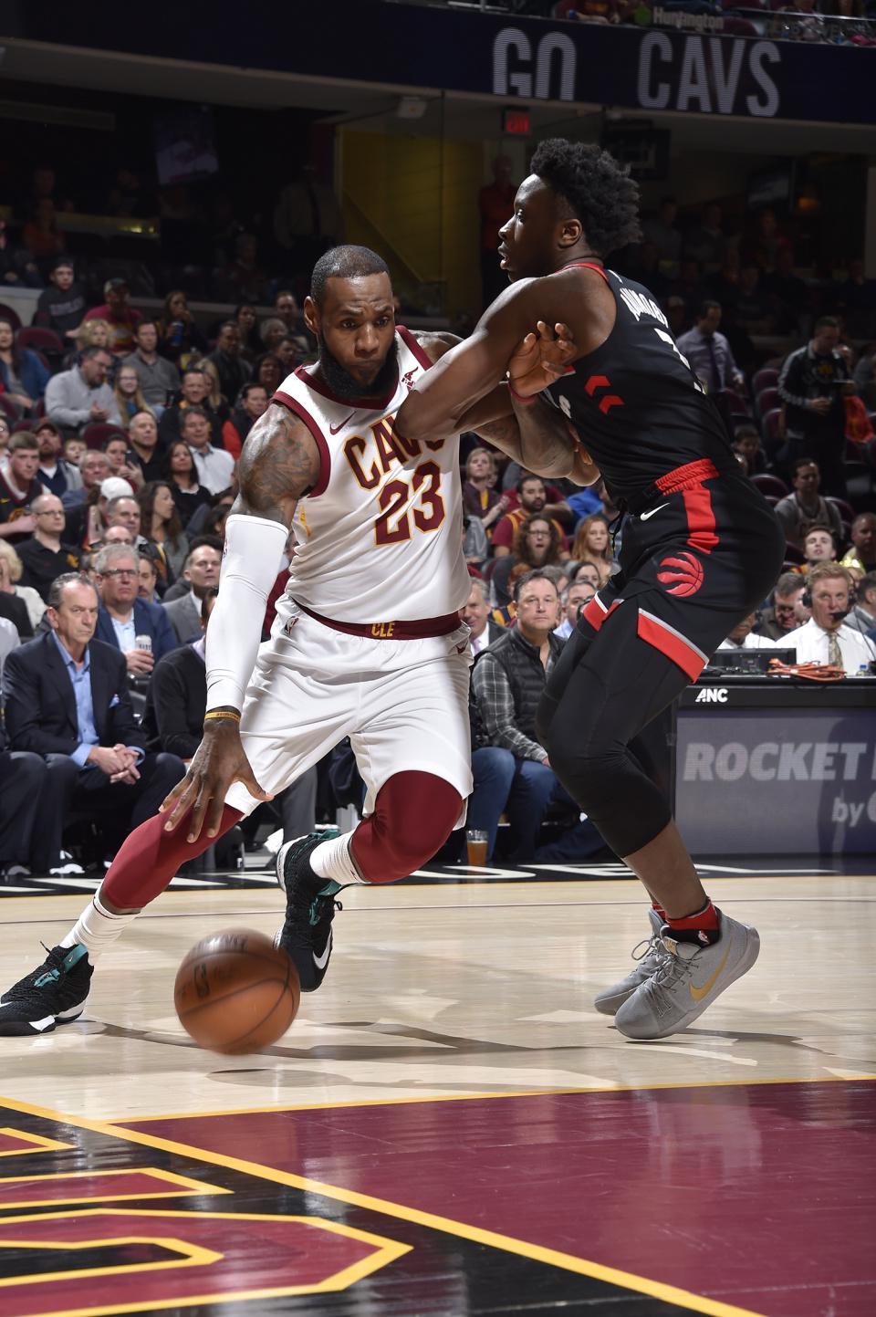 乐竞体育划重点!裁判官方:NBA新季严查辅助手推人 詹姆斯亚历山大等恐受大影响